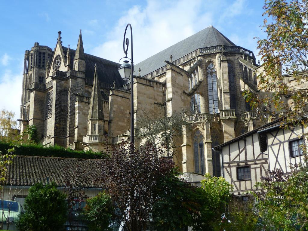 La Maison Du Marchand Peyrat-le-Château Exteriör bild