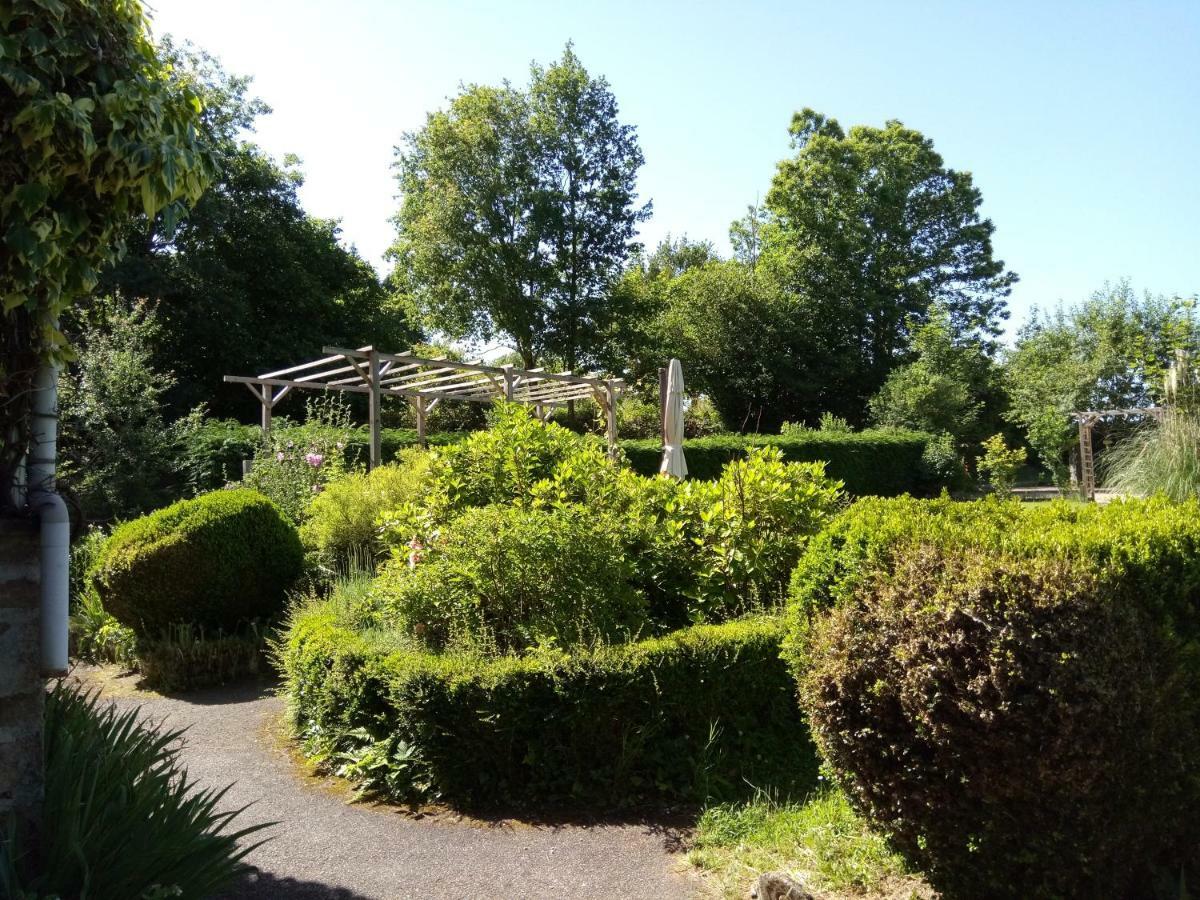 La Maison Du Marchand Peyrat-le-Château Exteriör bild